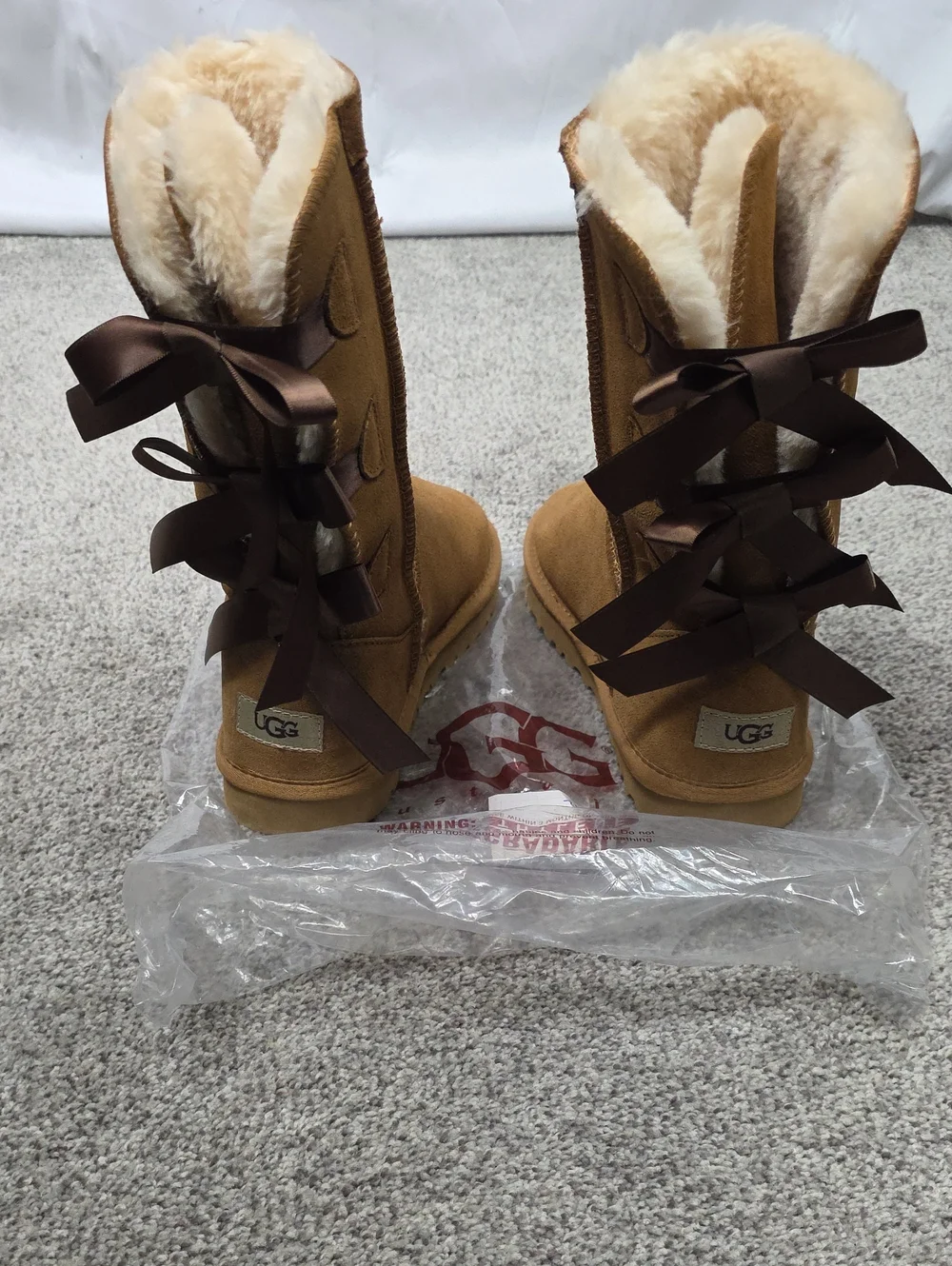 UGG Bailey Boots Chestnut Sheepskin Bow-Back Winter Boots Wimens Size 9 No Box